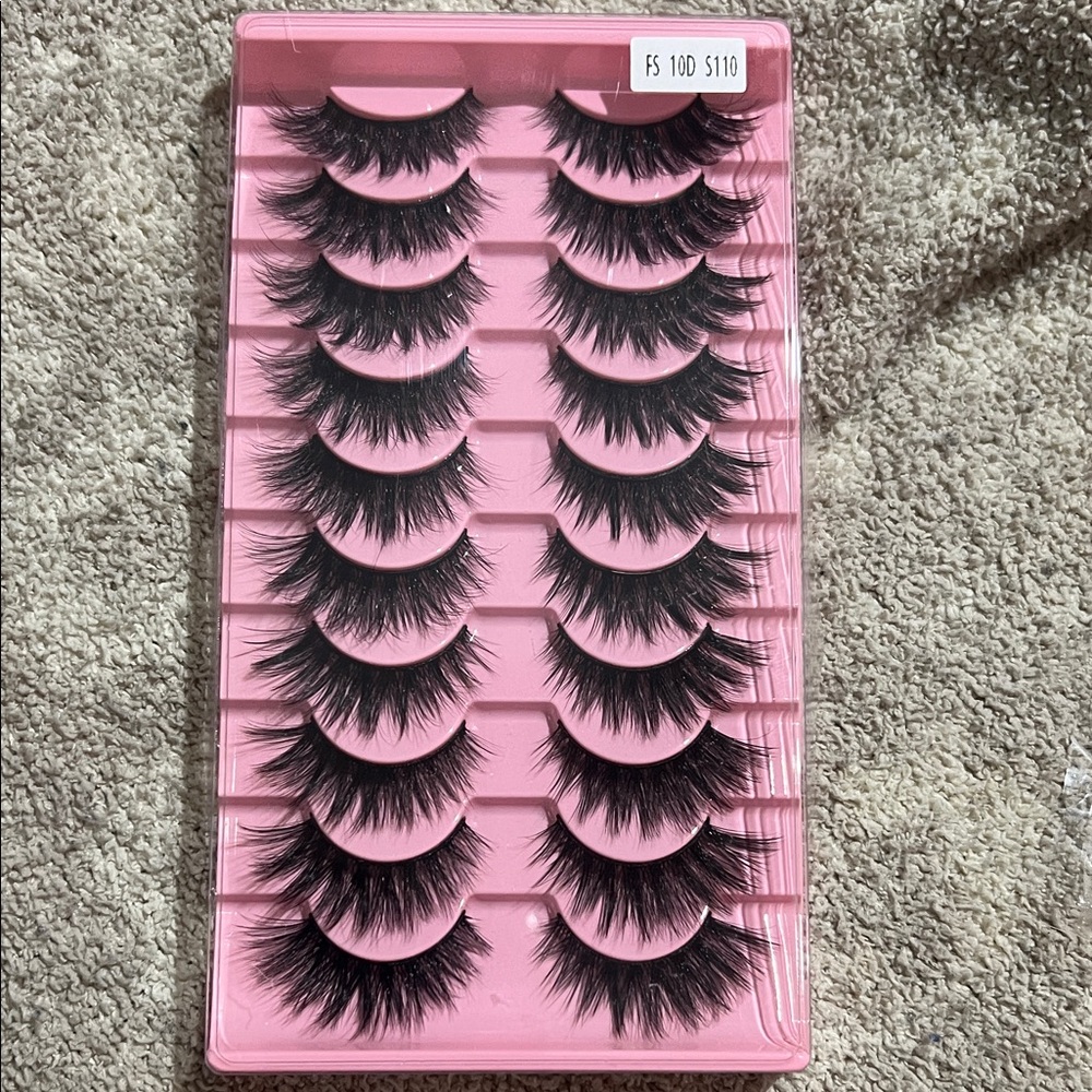 Voluminous Black False Eyelashes Set
